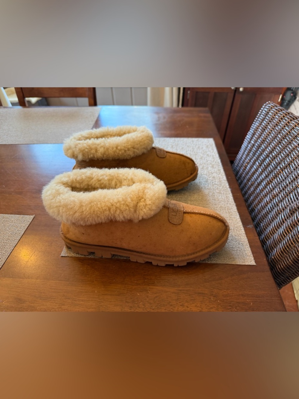 Ugg slipper‎